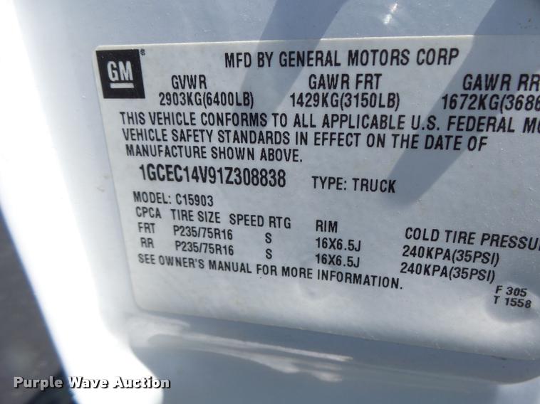 image for item DB1347 2001 Chevrolet Silverado 1500 pickup truck