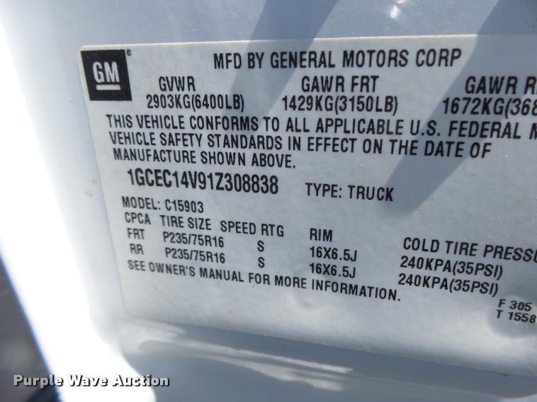 image for item DB1347 2001 Chevrolet Silverado 1500 pickup truck