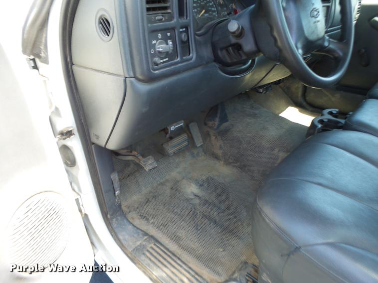 image for item DB1347 2001 Chevrolet Silverado 1500 pickup truck