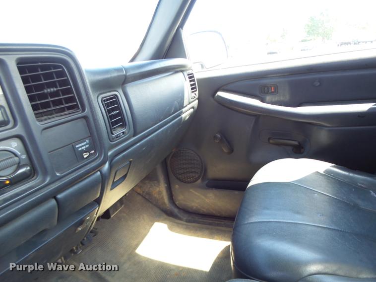 image for item DB1347 2001 Chevrolet Silverado 1500 pickup truck