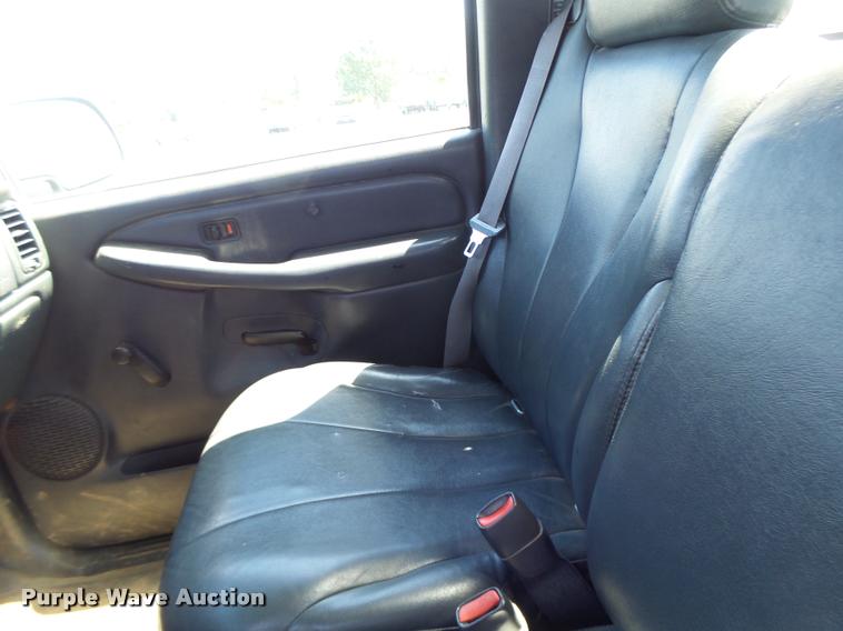 image for item DB1347 2001 Chevrolet Silverado 1500 pickup truck