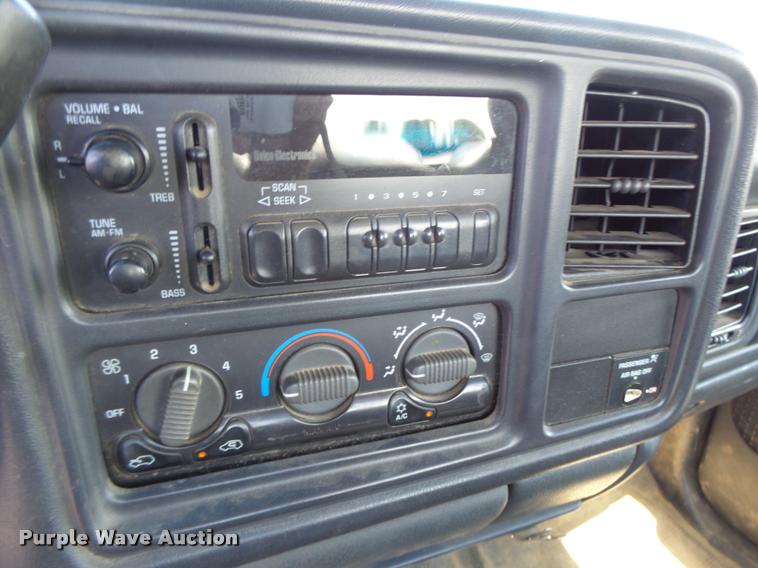 image for item DB1347 2001 Chevrolet Silverado 1500 pickup truck