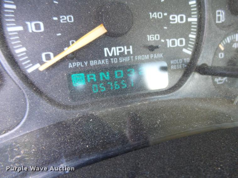 image for item DB1347 2001 Chevrolet Silverado 1500 pickup truck