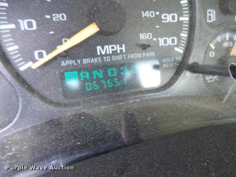 image for item DB1347 2001 Chevrolet Silverado 1500 pickup truck