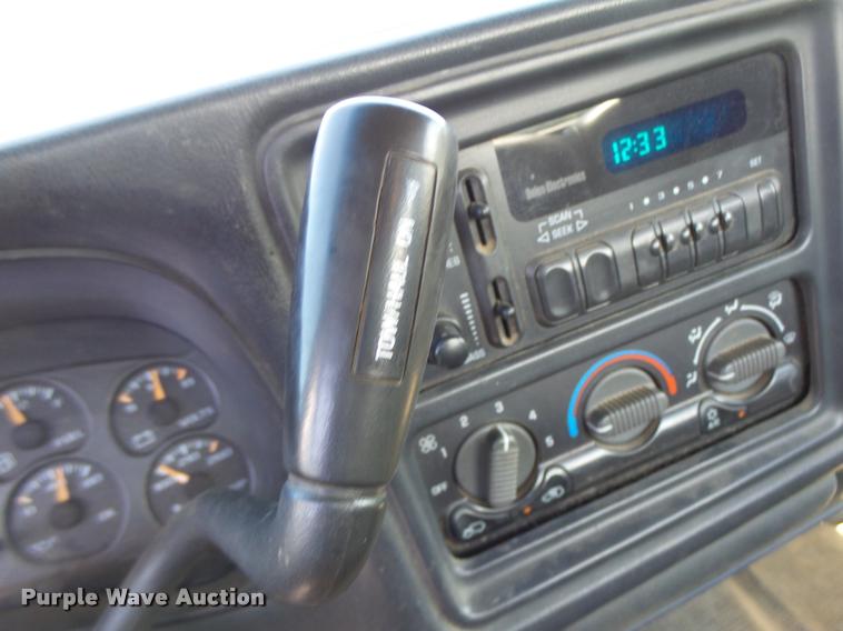 image for item DB1347 2001 Chevrolet Silverado 1500 pickup truck