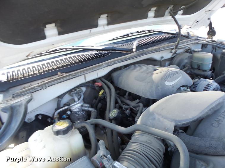 image for item DB1347 2001 Chevrolet Silverado 1500 pickup truck