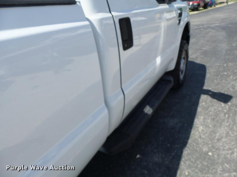 image for item DB1357 2008 Ford F250 Super Duty pickup truck