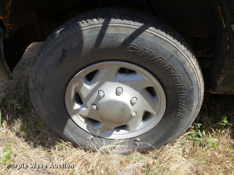 image for item DB2652 1994 Ford Econoline E350 bus