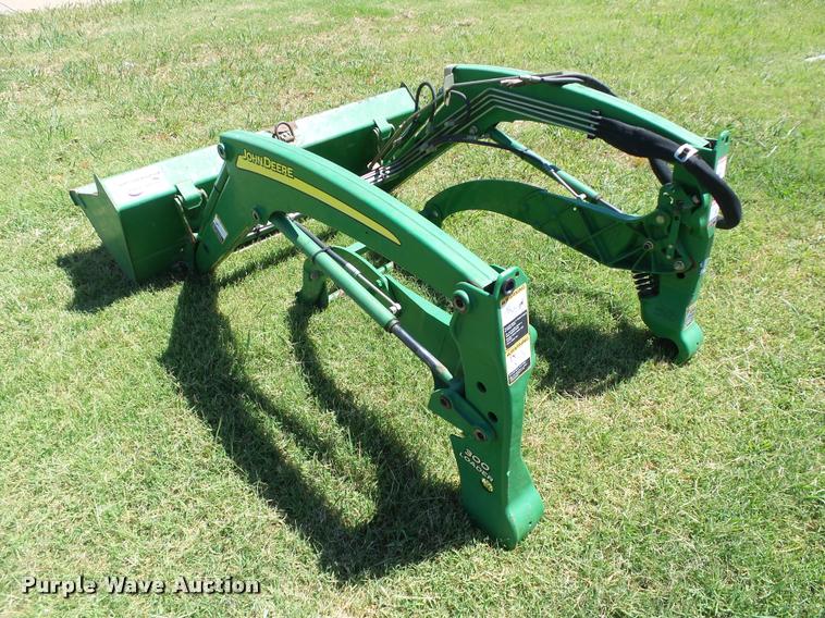 image for item DB4048 John Deere 300 loader