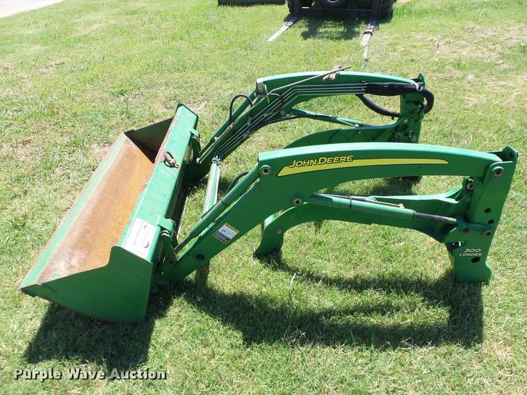 image for item DB4048 John Deere 300 loader