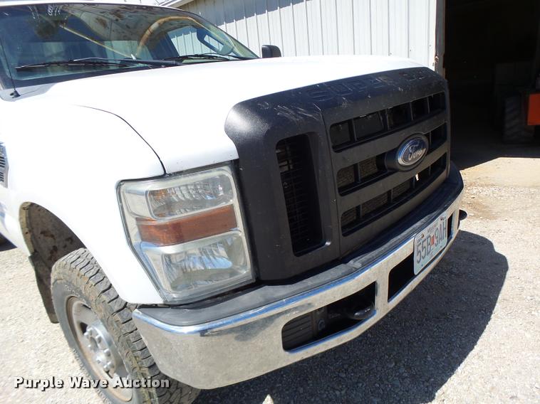 image for item DB5781 2008 Ford F250 Super Duty pickup truck