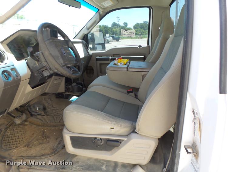 image for item DB5781 2008 Ford F250 Super Duty pickup truck