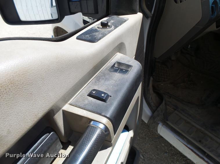 image for item DB5781 2008 Ford F250 Super Duty pickup truck