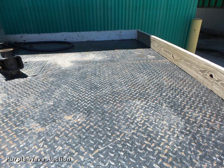 image for item DB5785 2006 Ford F350 Super Duty flatbed pickup truck