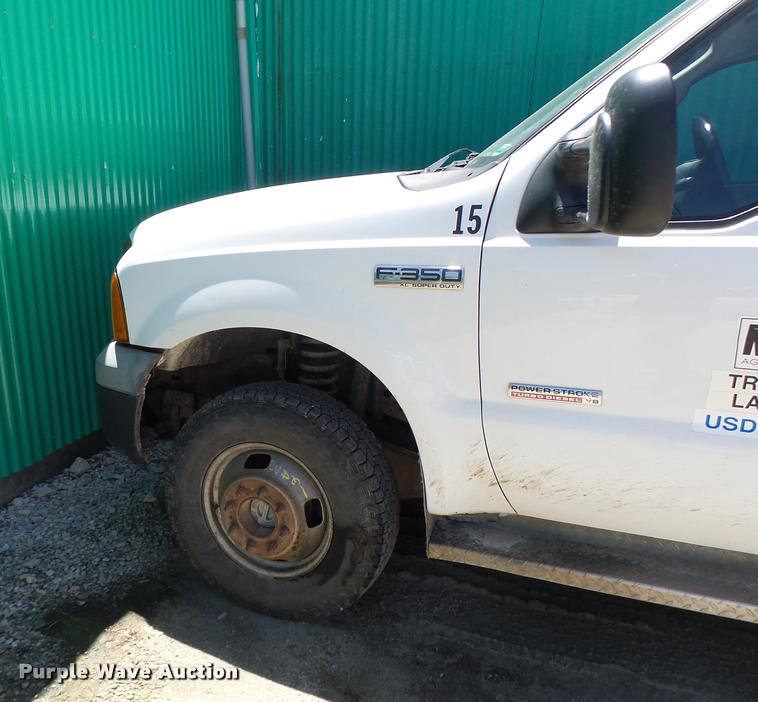 image for item DB5785 2006 Ford F350 Super Duty flatbed pickup truck