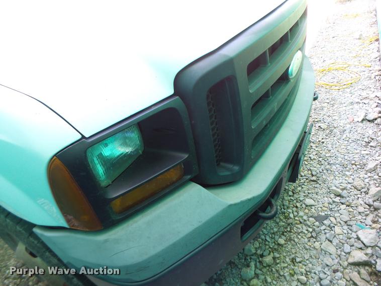 image for item DB5785 2006 Ford F350 Super Duty flatbed pickup truck