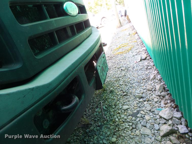 image for item DB5785 2006 Ford F350 Super Duty flatbed pickup truck