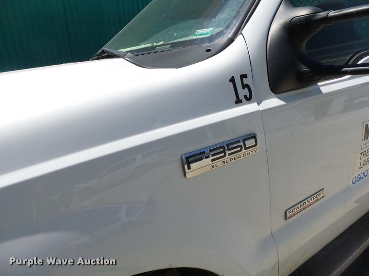 image for item DB5785 2006 Ford F350 Super Duty flatbed pickup truck