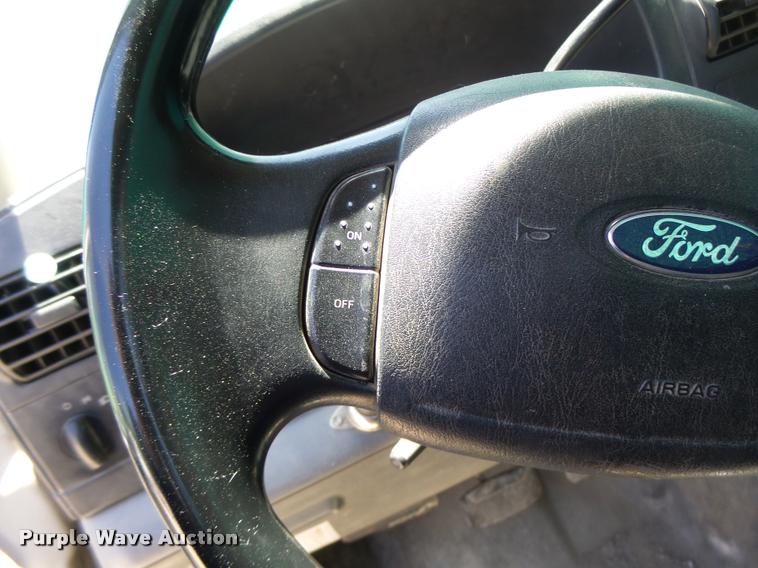 image for item DB5785 2006 Ford F350 Super Duty flatbed pickup truck