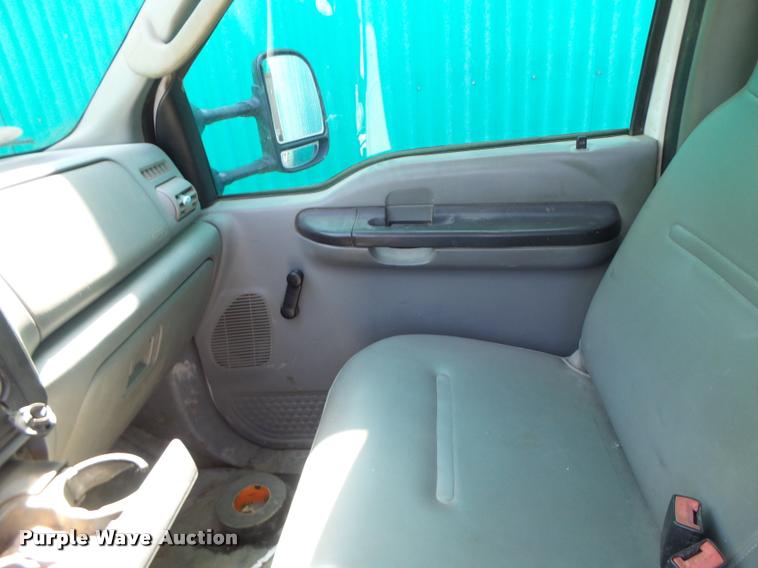 image for item DB5785 2006 Ford F350 Super Duty flatbed pickup truck