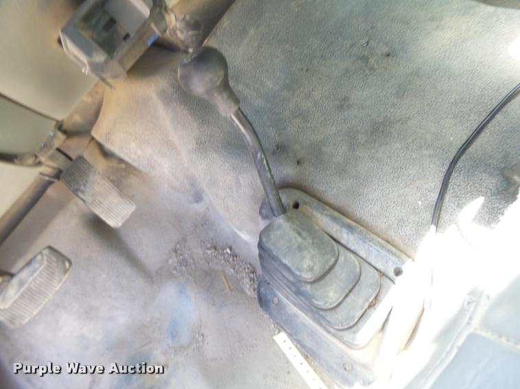 image for item DB5785 2006 Ford F350 Super Duty flatbed pickup truck