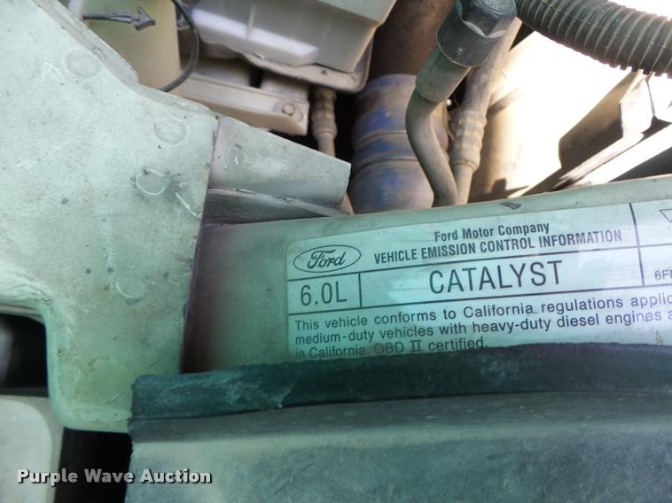 image for item DB5785 2006 Ford F350 Super Duty flatbed pickup truck