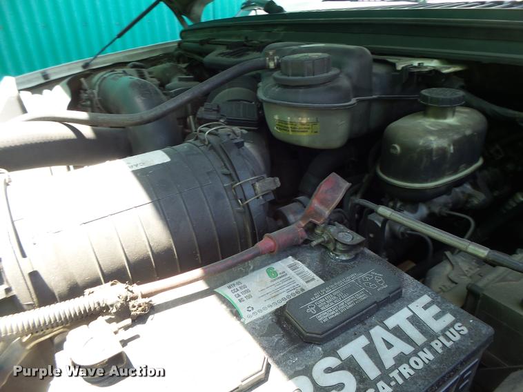 image for item DB5785 2006 Ford F350 Super Duty flatbed pickup truck