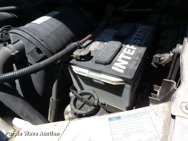 image for item DB5785 2006 Ford F350 Super Duty flatbed pickup truck