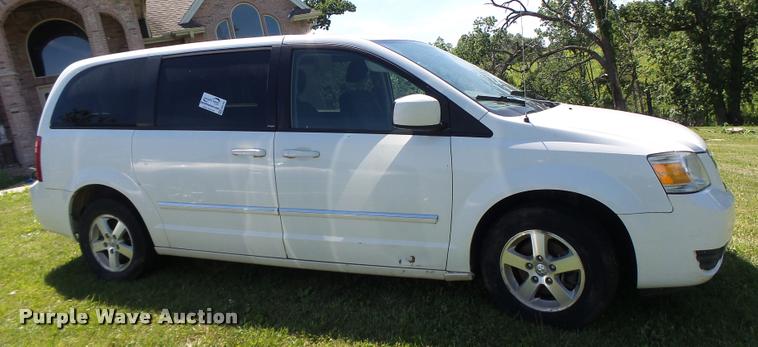 image for item DB5786 2008 Dodge Caravan van