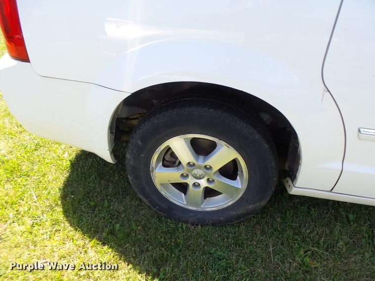 image for item DB5786 2008 Dodge Caravan van