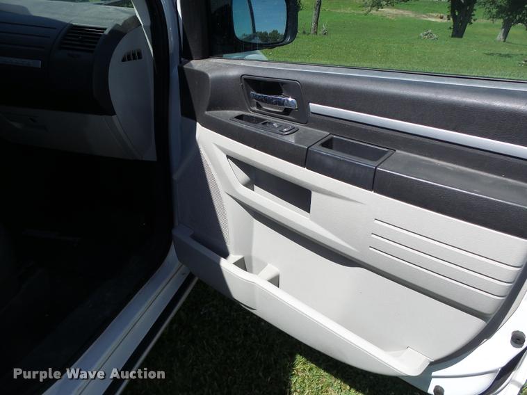 image for item DB5786 2008 Dodge Caravan van