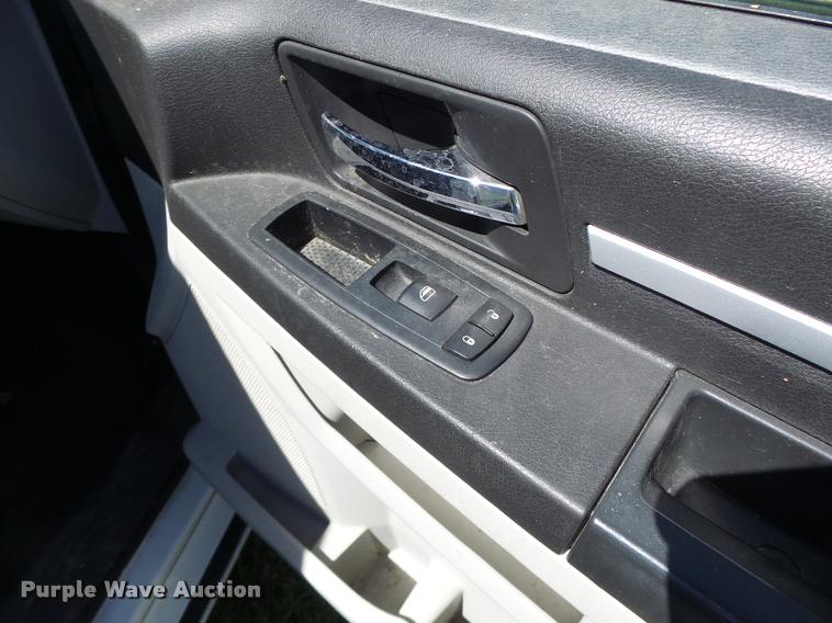 image for item DB5786 2008 Dodge Caravan van