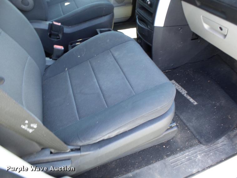 image for item DB5786 2008 Dodge Caravan van