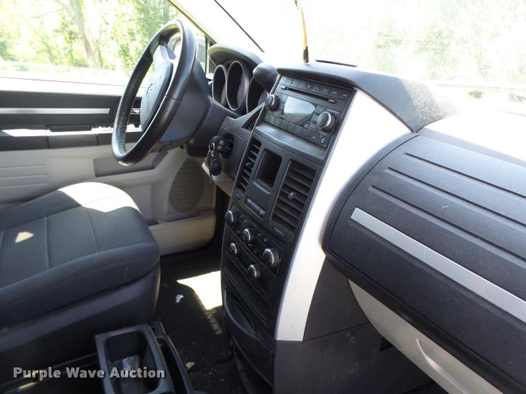 image for item DB5786 2008 Dodge Caravan van