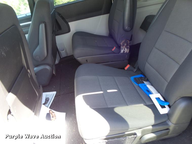 image for item DB5786 2008 Dodge Caravan van