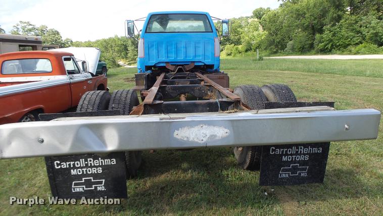 image for item DB5796 1993 Chevrolet Kodiak truck chassis