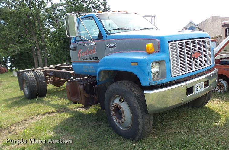 image for item DB5796 1993 Chevrolet Kodiak truck chassis