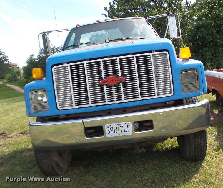 image for item DB5796 1993 Chevrolet Kodiak truck chassis