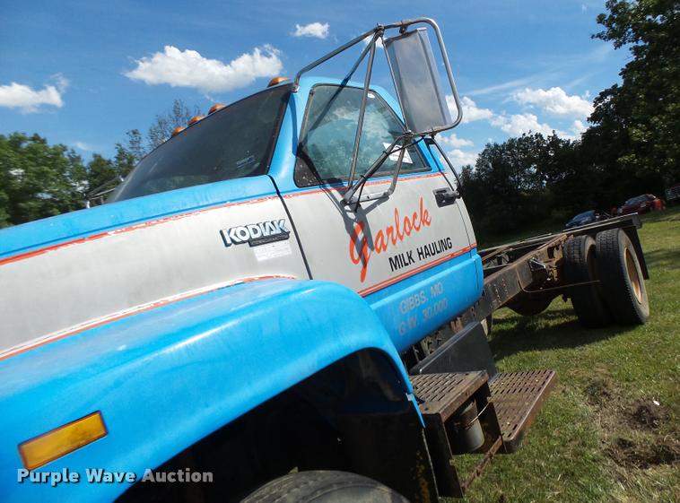 image for item DB5796 1993 Chevrolet Kodiak truck chassis