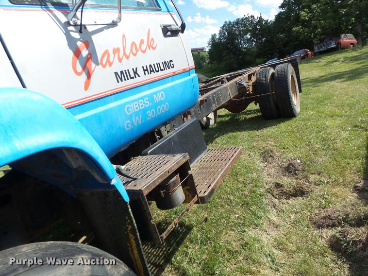 image for item DB5796 1993 Chevrolet Kodiak truck chassis