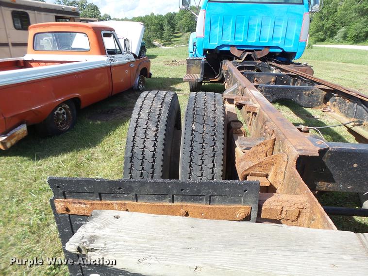 image for item DB5796 1993 Chevrolet Kodiak truck chassis