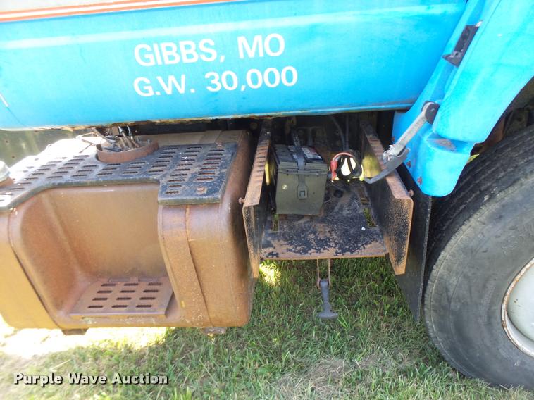 image for item DB5796 1993 Chevrolet Kodiak truck chassis