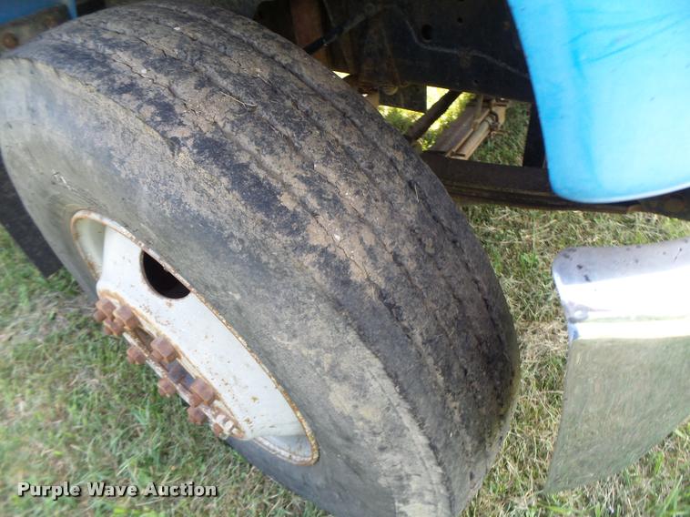 image for item DB5796 1993 Chevrolet Kodiak truck chassis