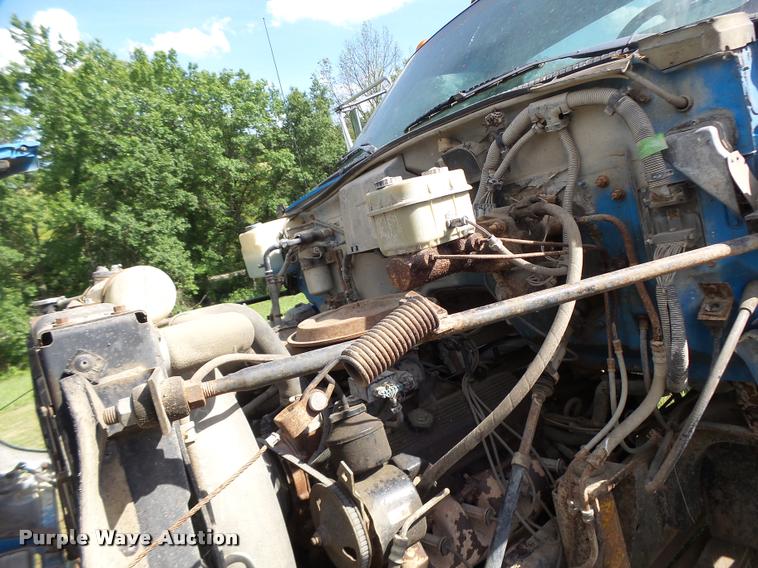 image for item DB5796 1993 Chevrolet Kodiak truck chassis