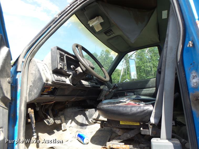 image for item DB5796 1993 Chevrolet Kodiak truck chassis