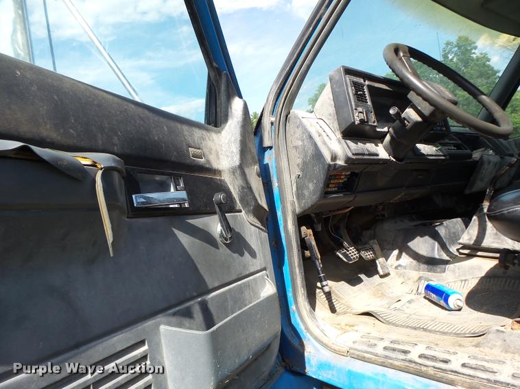 image for item DB5796 1993 Chevrolet Kodiak truck chassis
