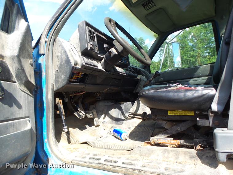 image for item DB5796 1993 Chevrolet Kodiak truck chassis