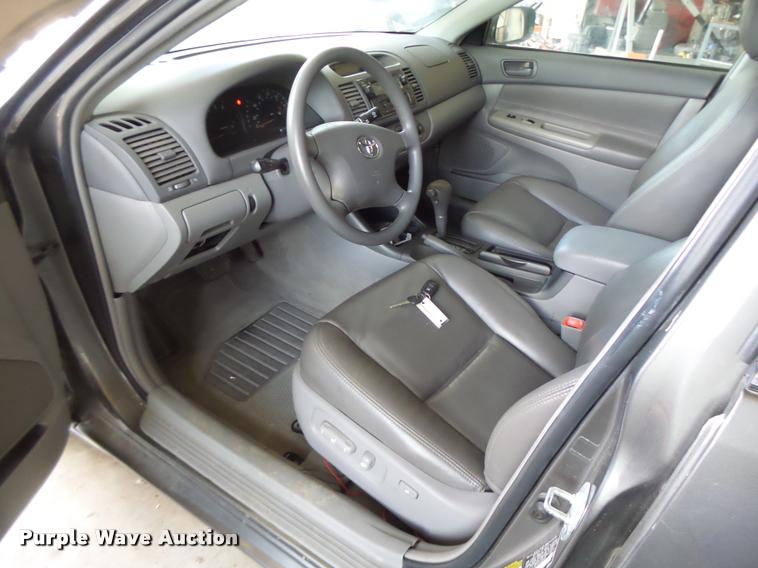 image for item DB5798 2004 Toyota Camry