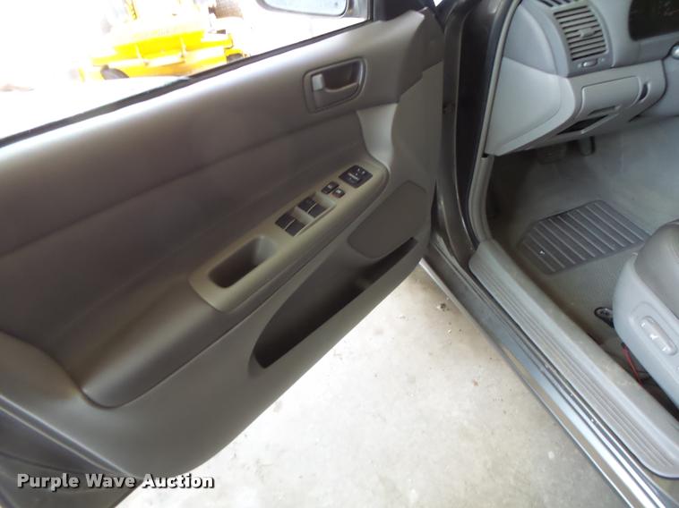 image for item DB5798 2004 Toyota Camry