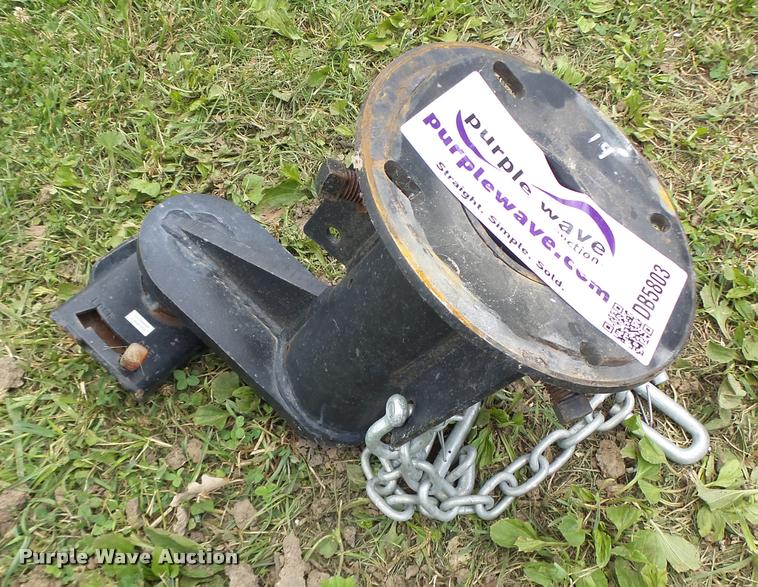 image for item DB5803 Fifth wheel adapter